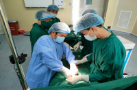 Phẩu thuật cấp cứu thành công ca thoát vị hoành bẩm sinh cho trẻ 16 ngày tuổi