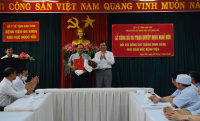 Sở Y tế tổ chức trao quyết định nghỉ hưu cho BSCKII Thành Minh Hùng – Phó Giám đốc Bệnh viện Đa khoa khu vực Ngọc Hồi