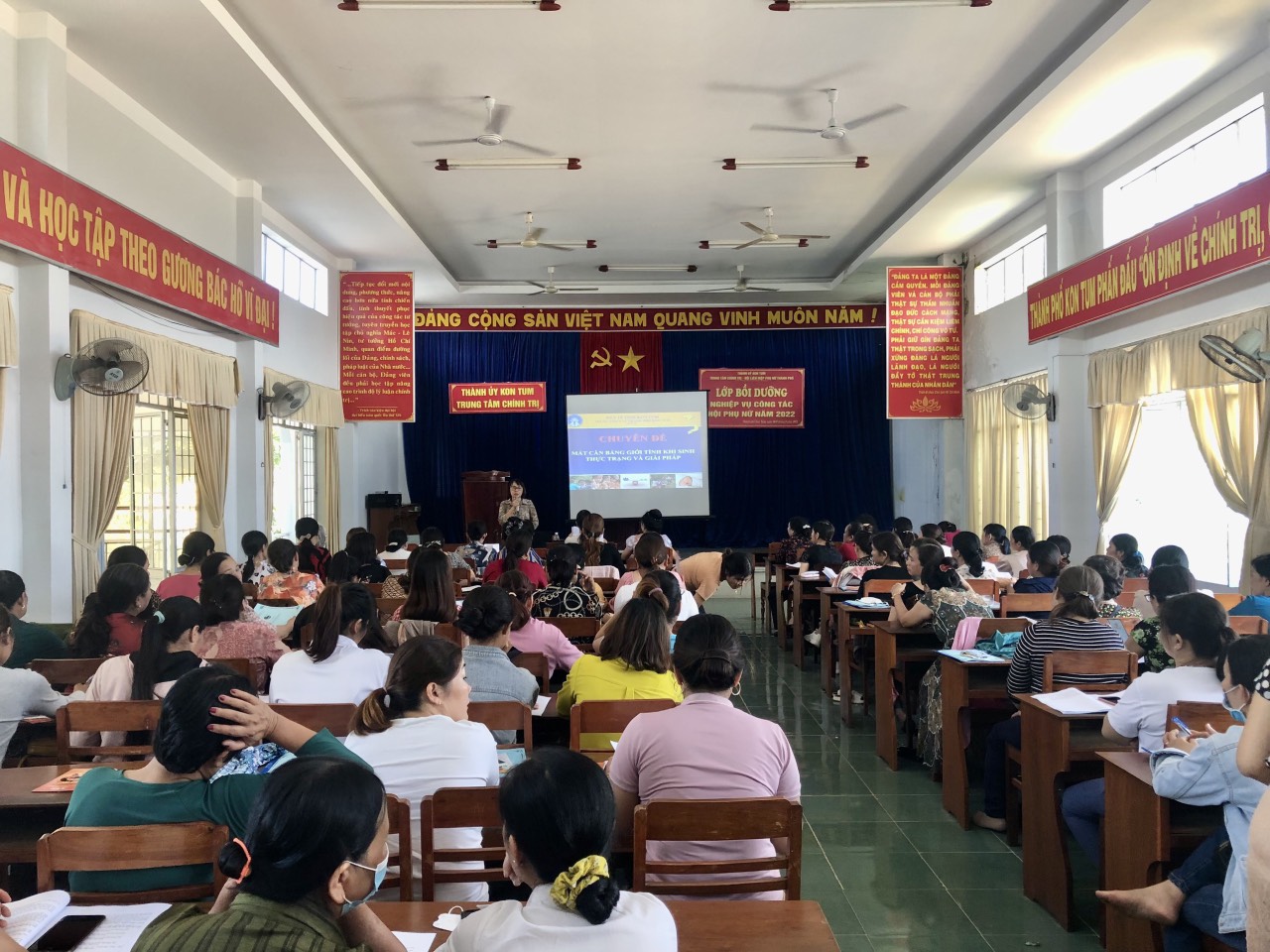 Quang cảnh lớp học